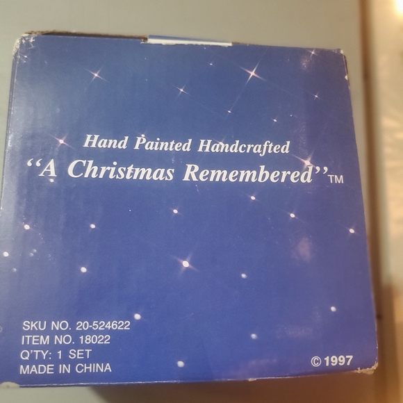 A Christmas Remembered Hand Painted 3D Christmas Plate & Stand 1997 18022 In Box - Picture 1 of 12